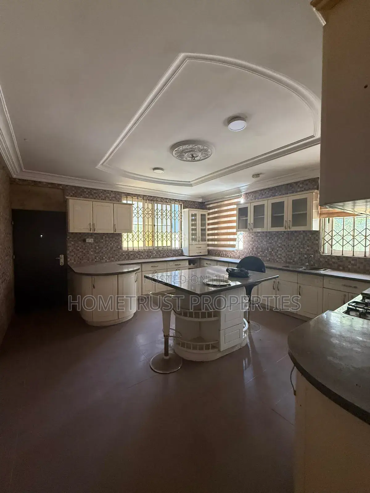 5bdrm House in East Legon Ogbojo, American House for sale