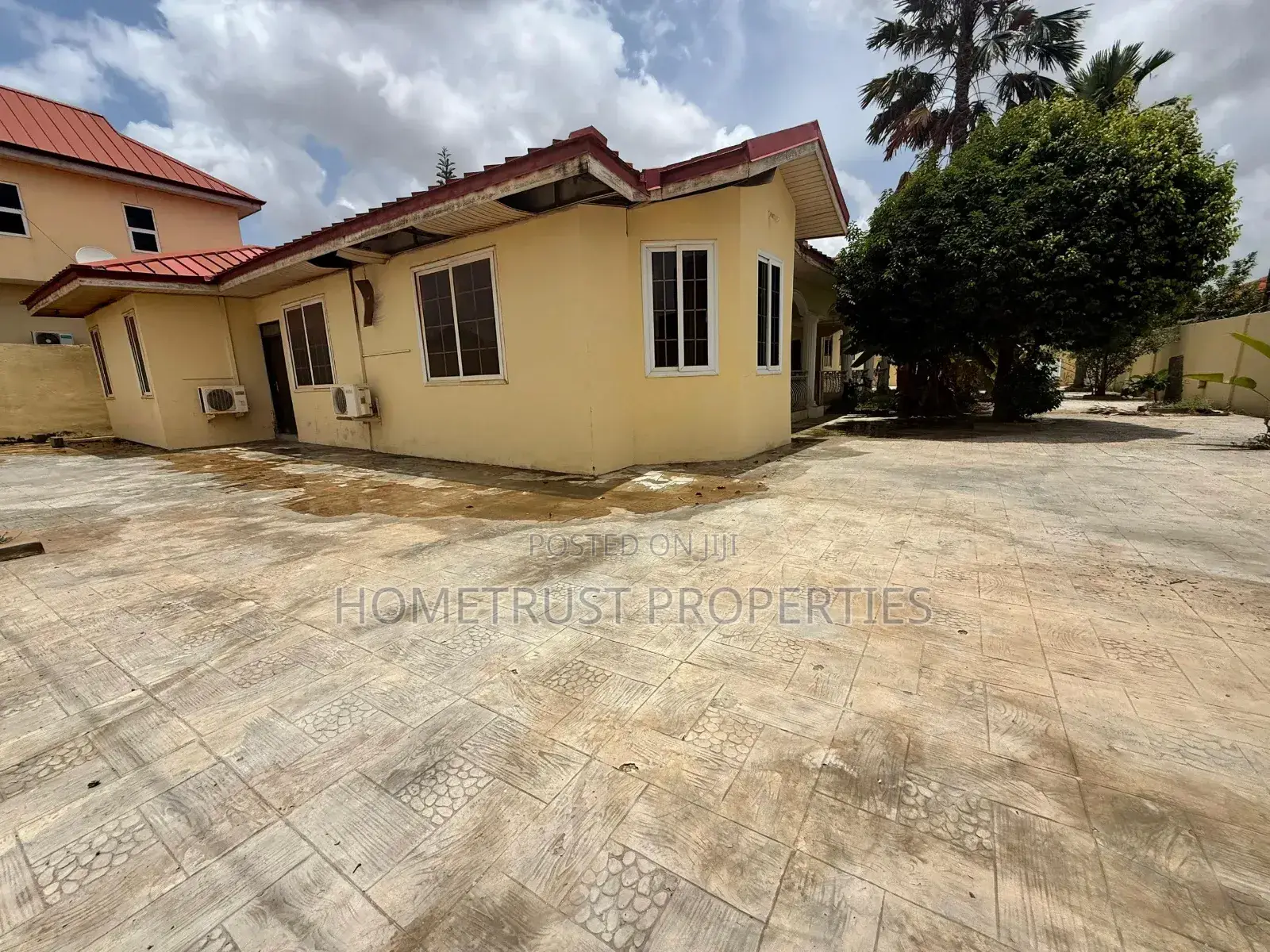 5bdrm House in East Legon Ogbojo, American House for sale