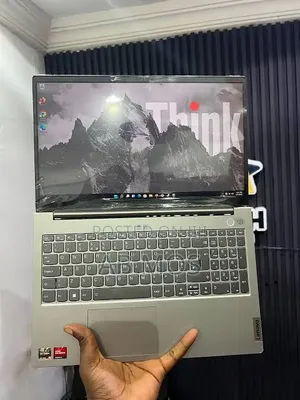 Laptop Lenovo ThinkBook 15 16GB AMD Ryzen 7 SSD 256GB