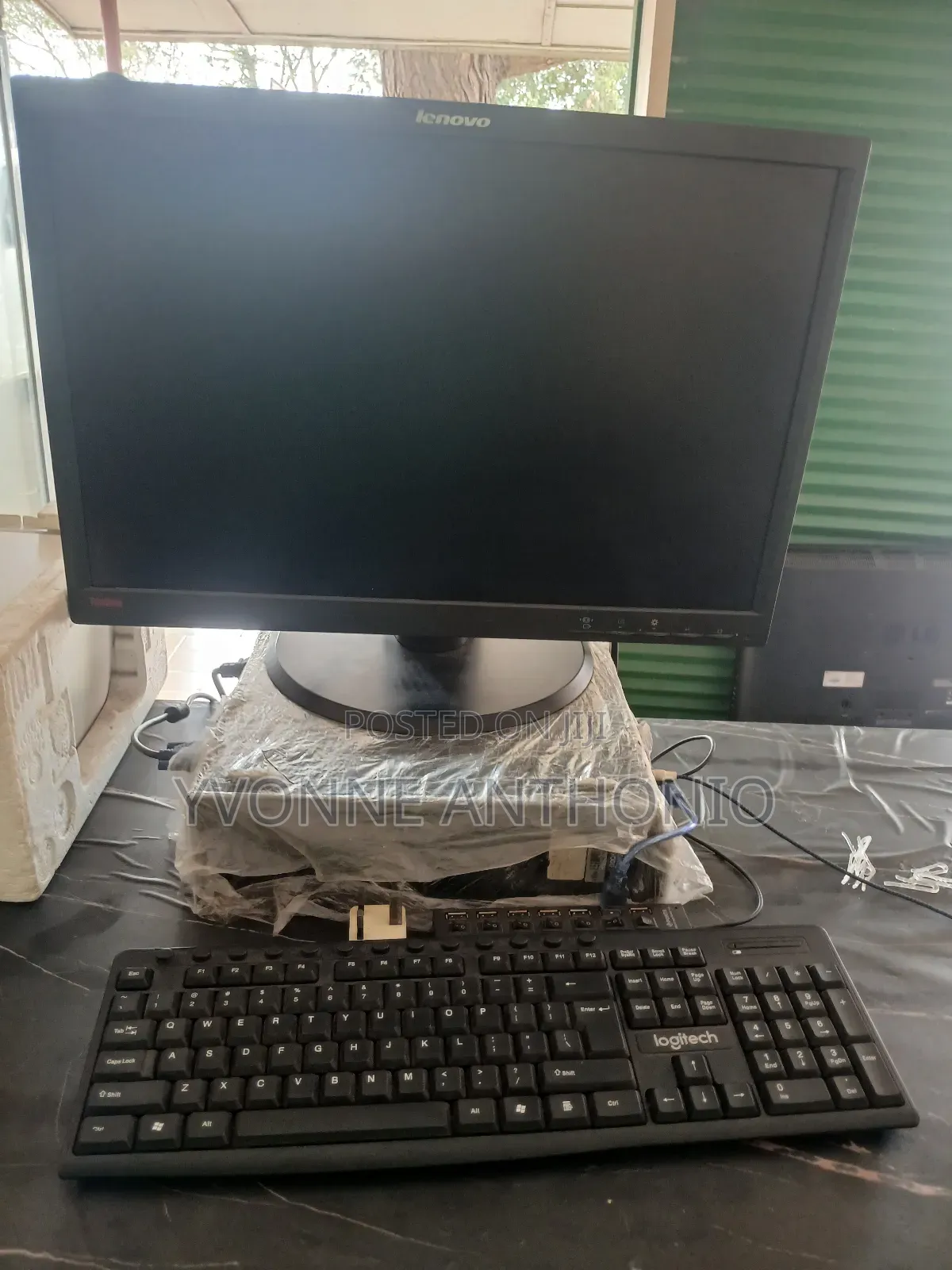 Desktop Computer Lenovo 8GB Intel Core i3 HDD 500GB