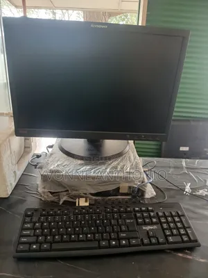 Desktop Computer Lenovo 8GB Intel Core i3 HDD 500GB