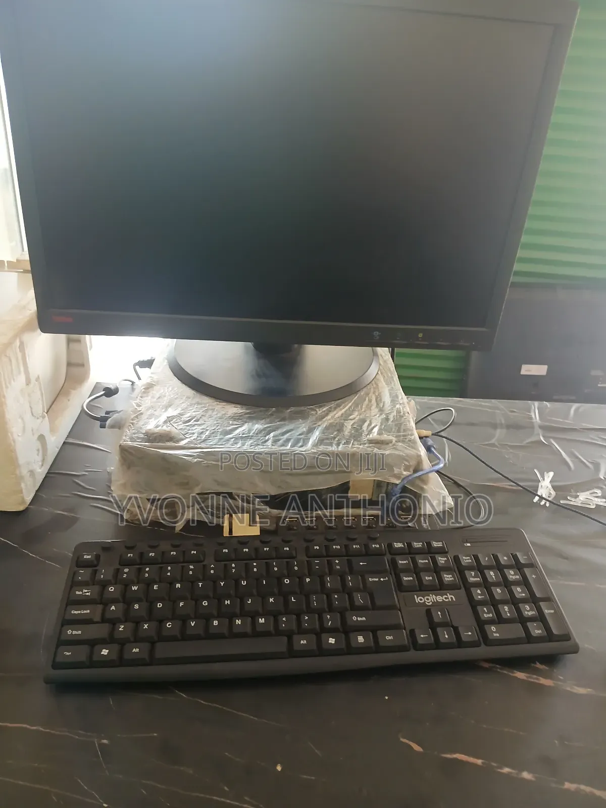 Desktop Computer Lenovo 8GB Intel Core i3 HDD 500GB