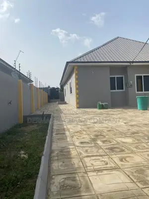 3bdrm House in Adom City Estate, Kasoa for sale