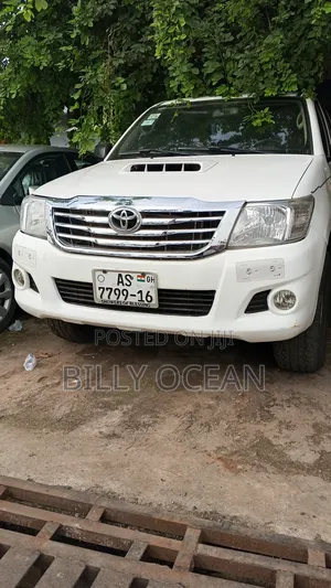 Toyota Hilux 2012 White