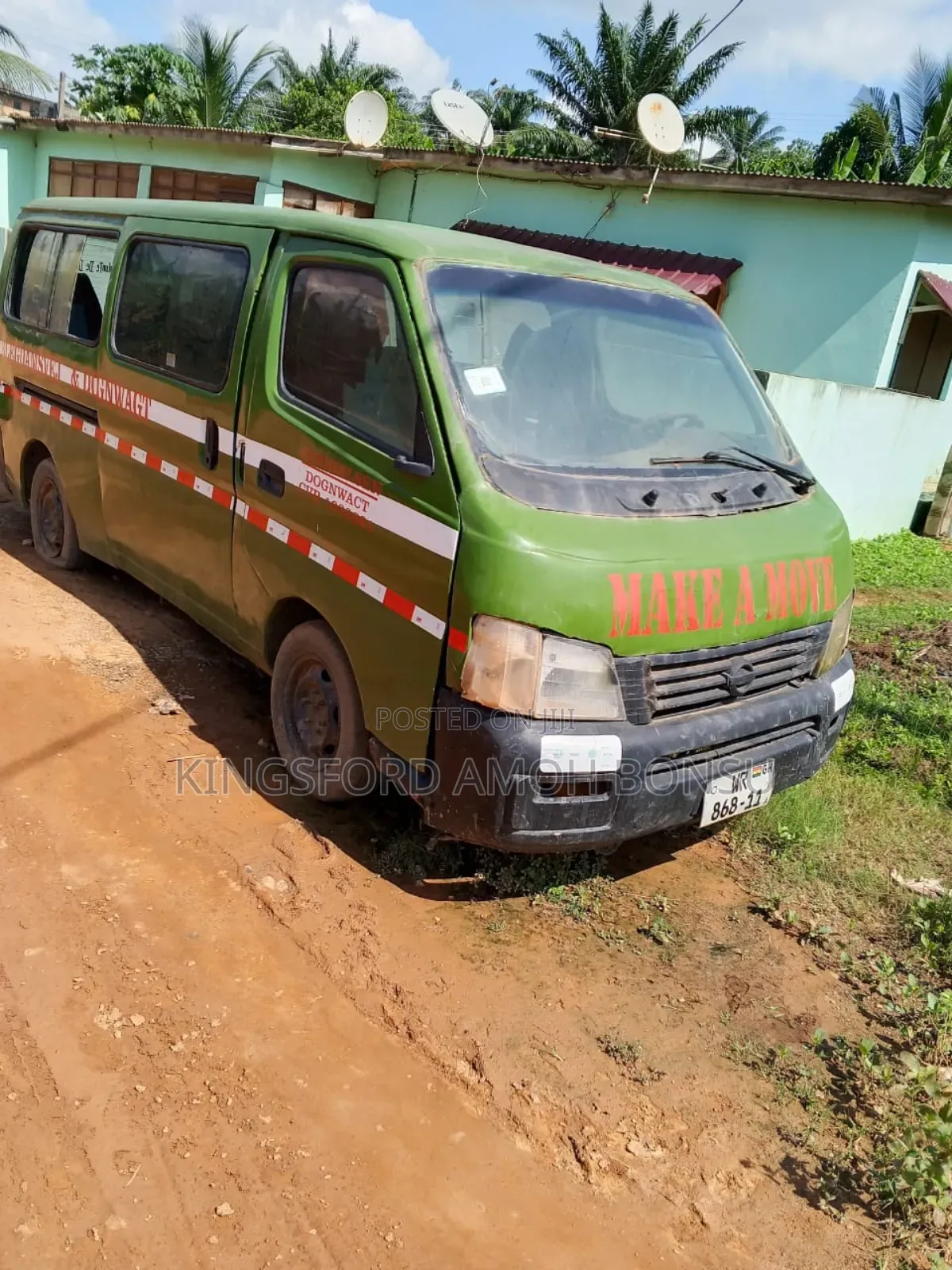 Nissan Caravan (Urvan) 1999 Green