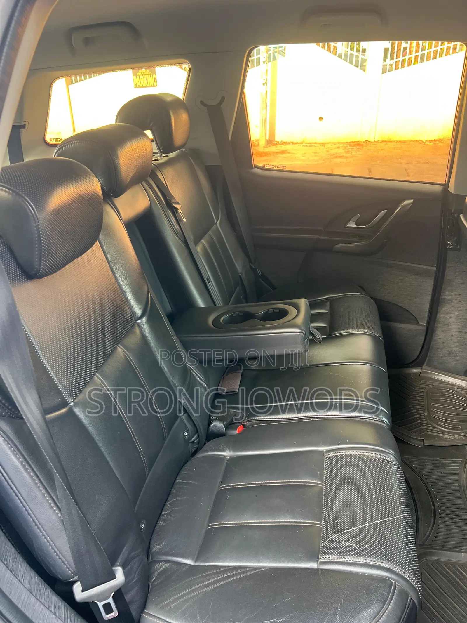 Mahindra XUV500 2016 Gray