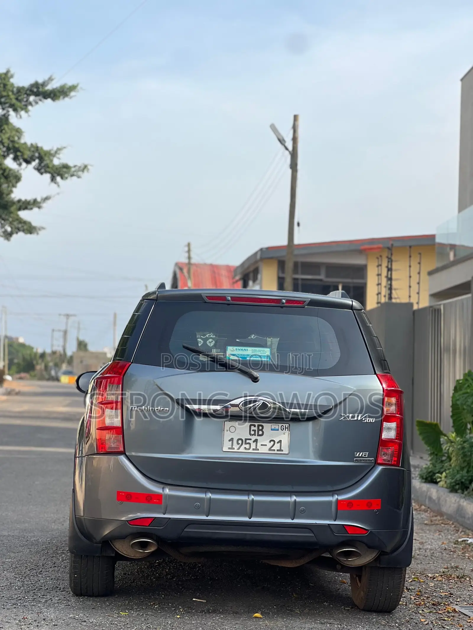 Mahindra XUV500 2016 Gray