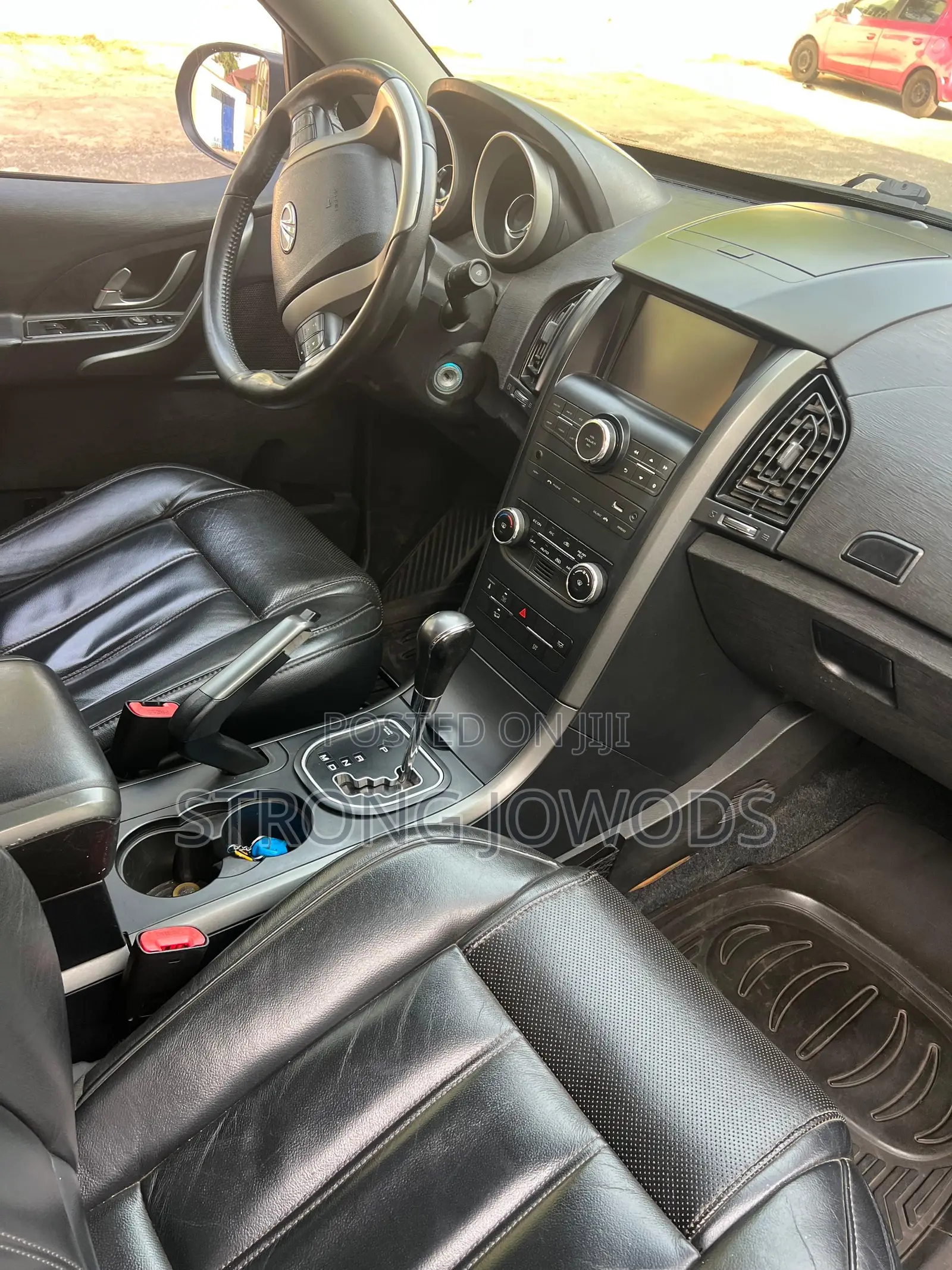 Mahindra XUV500 2016 Gray