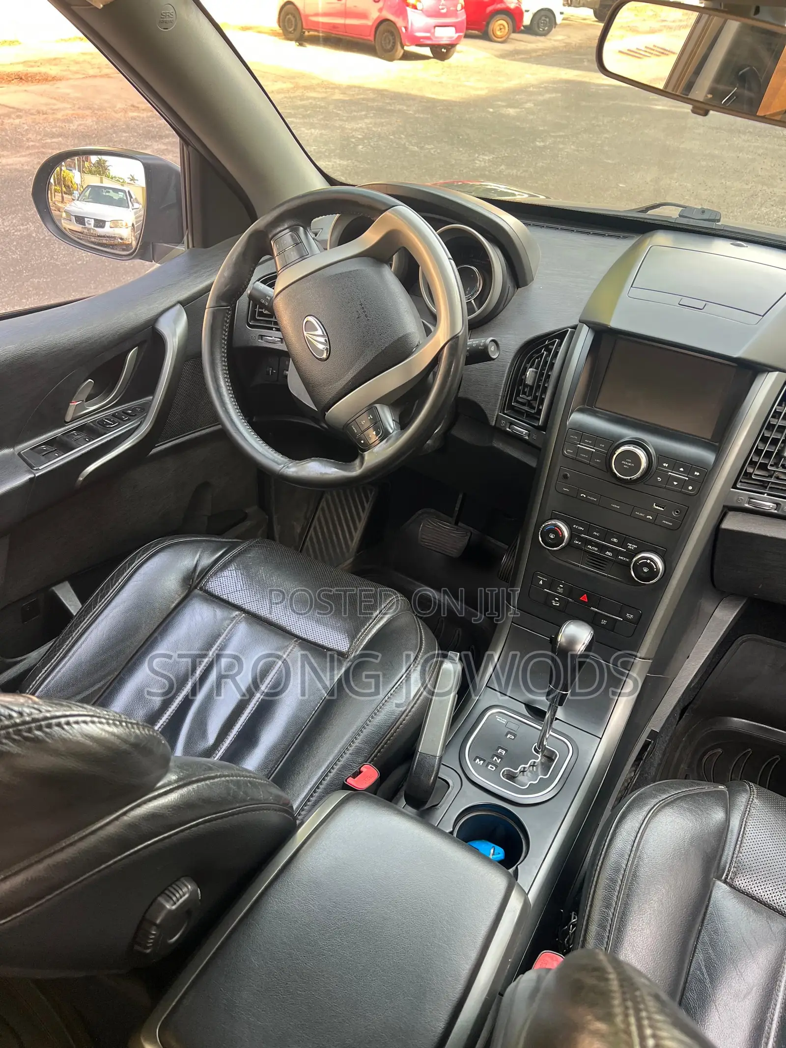 Mahindra XUV500 2016 Gray