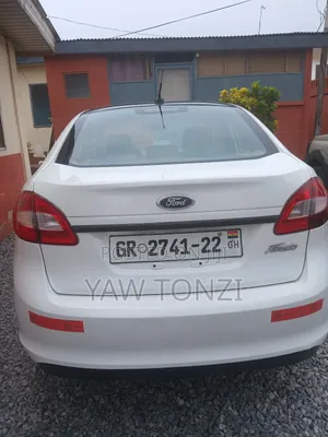 Ford Fiesta Se Sedan 2012 White