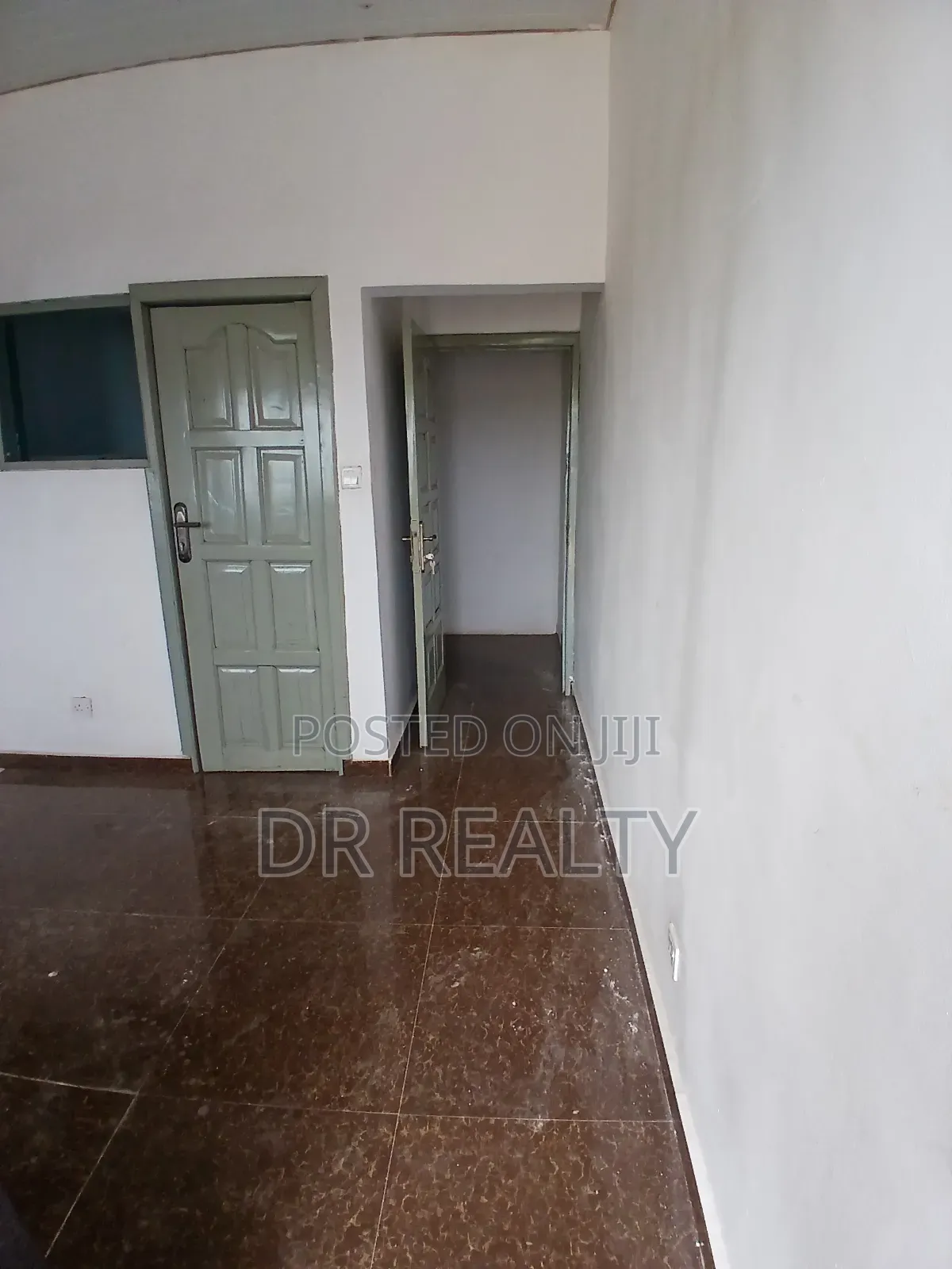 2bdrm House in Savannah, Tema Metropolitan for rent