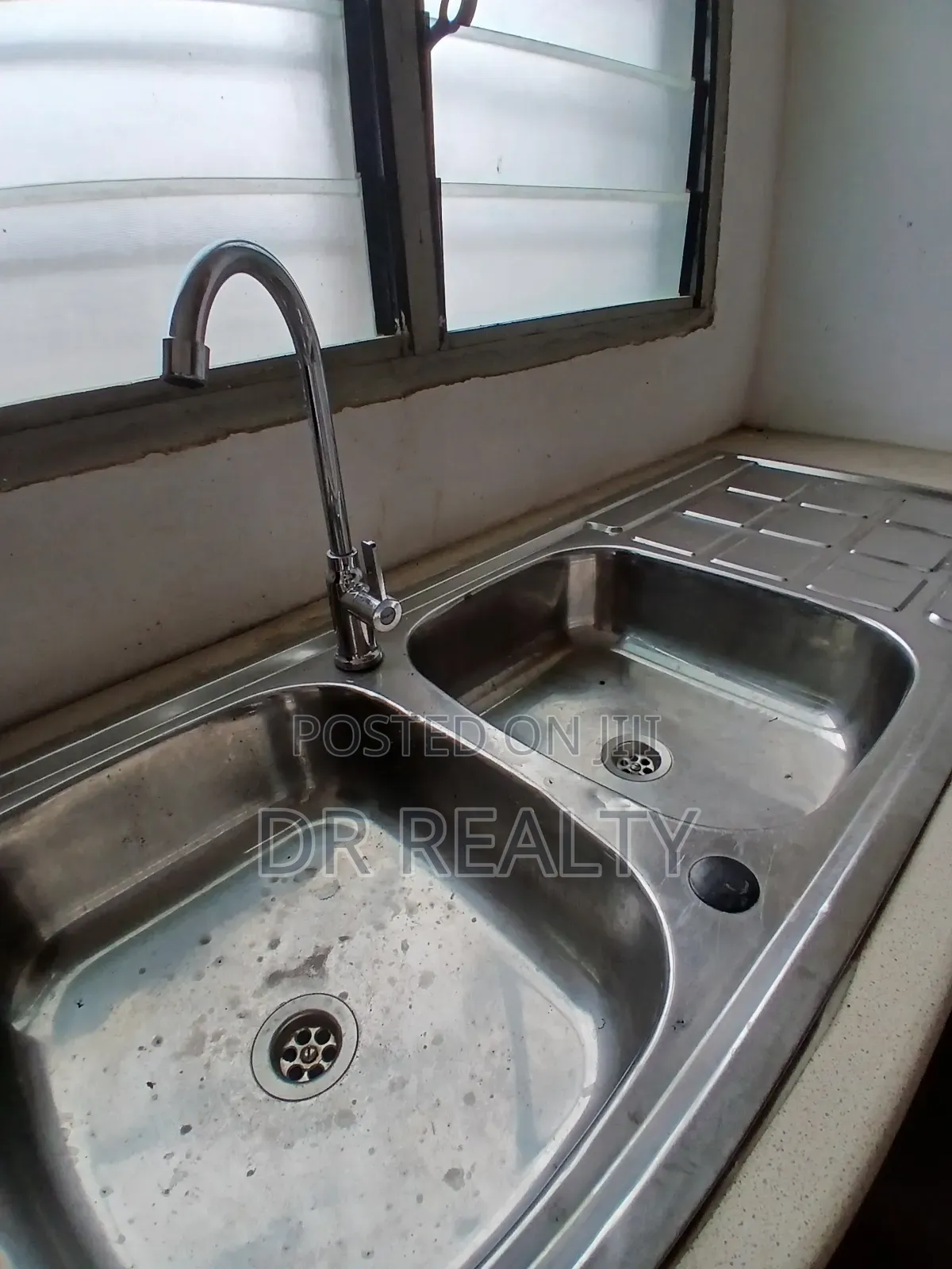 2bdrm House in Savannah, Tema Metropolitan for rent