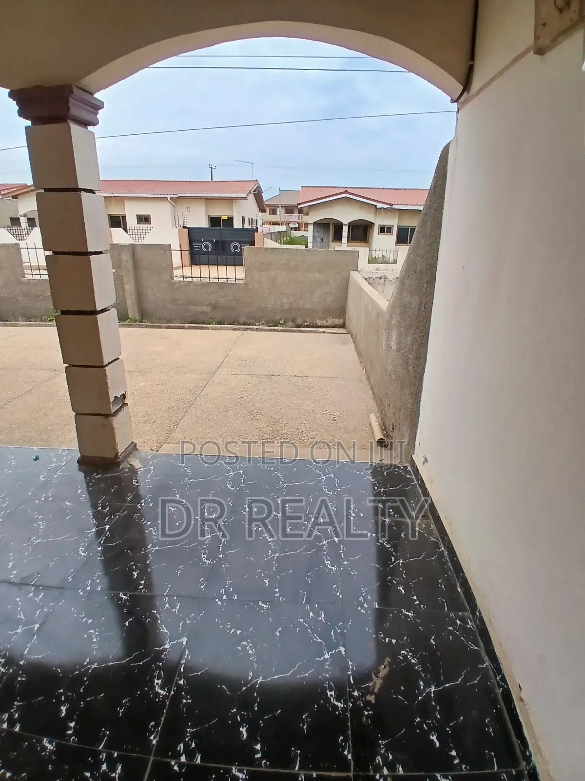 2bdrm House in Savannah, Tema Metropolitan for rent