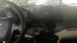 Ford Fiesta Se Sedan 2012 White