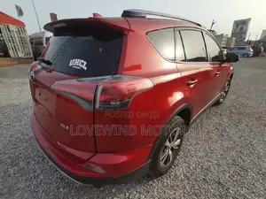 Toyota RAV4 2018 Red