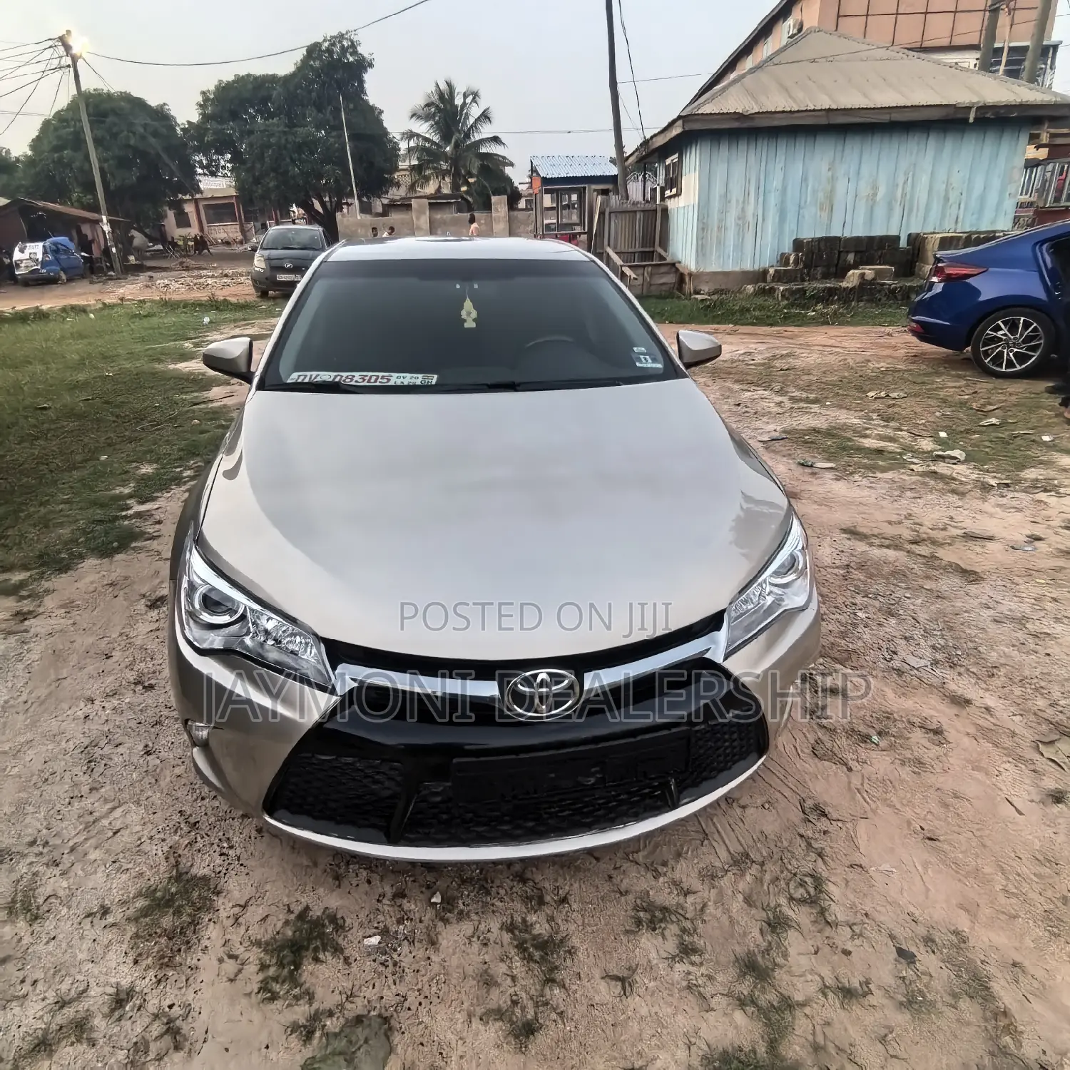 Toyota Camry 2017 Gold