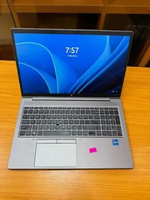 Laptop HP ZBook Firefly G8 16GB Intel Core i7 SSD 1T