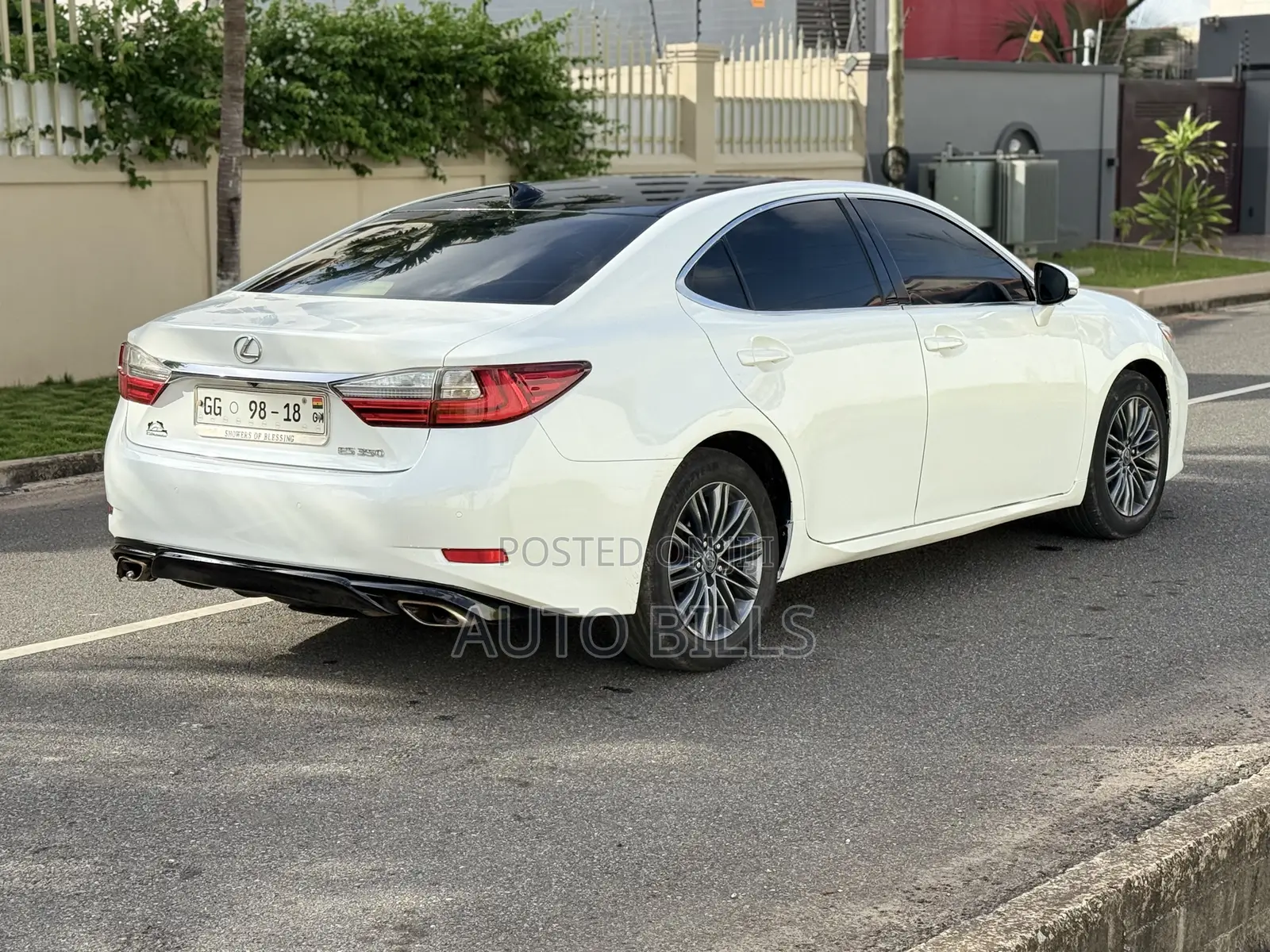 Lexus ES 350 FWD 2016 White