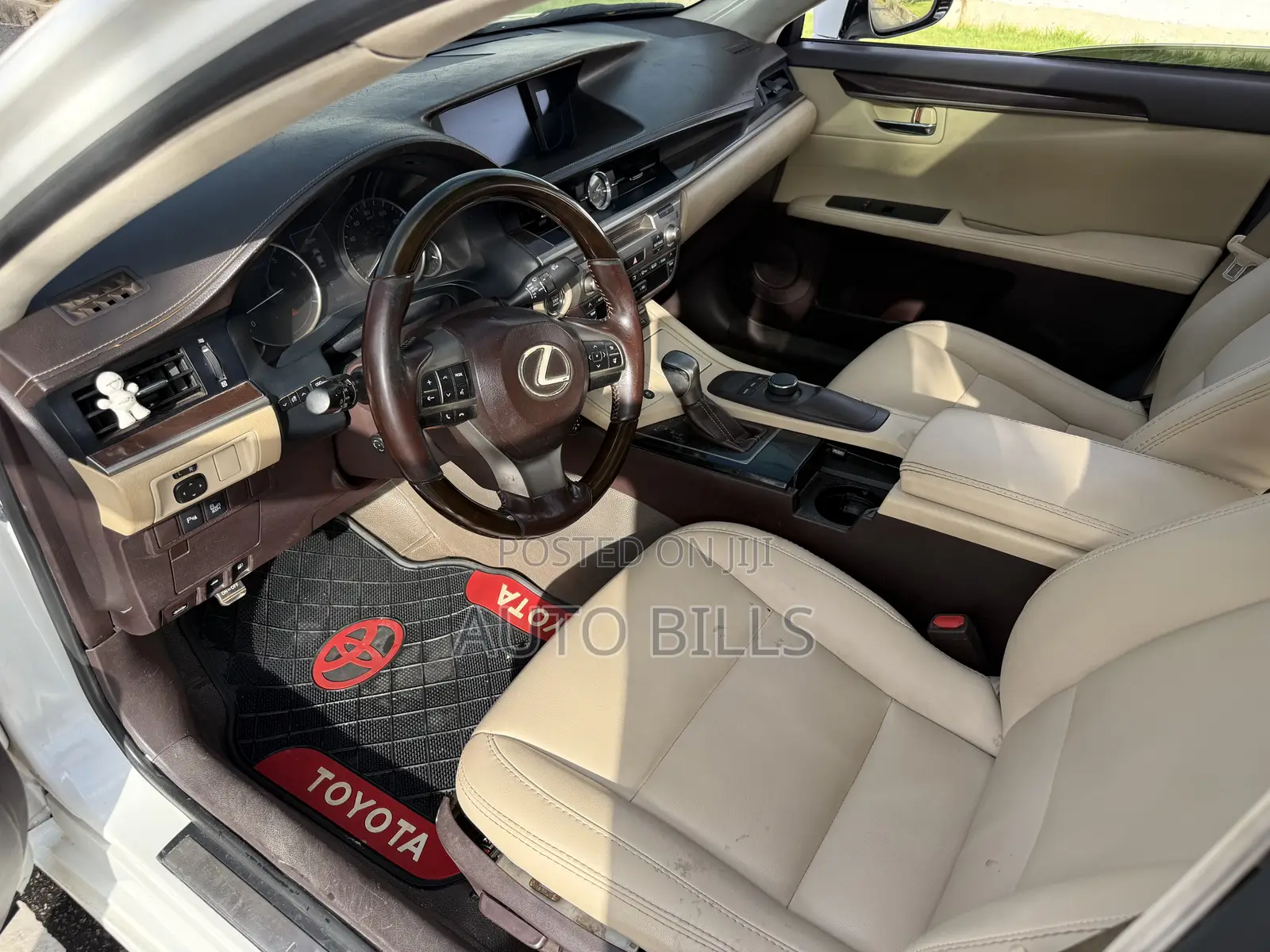 Lexus ES 350 FWD 2016 White