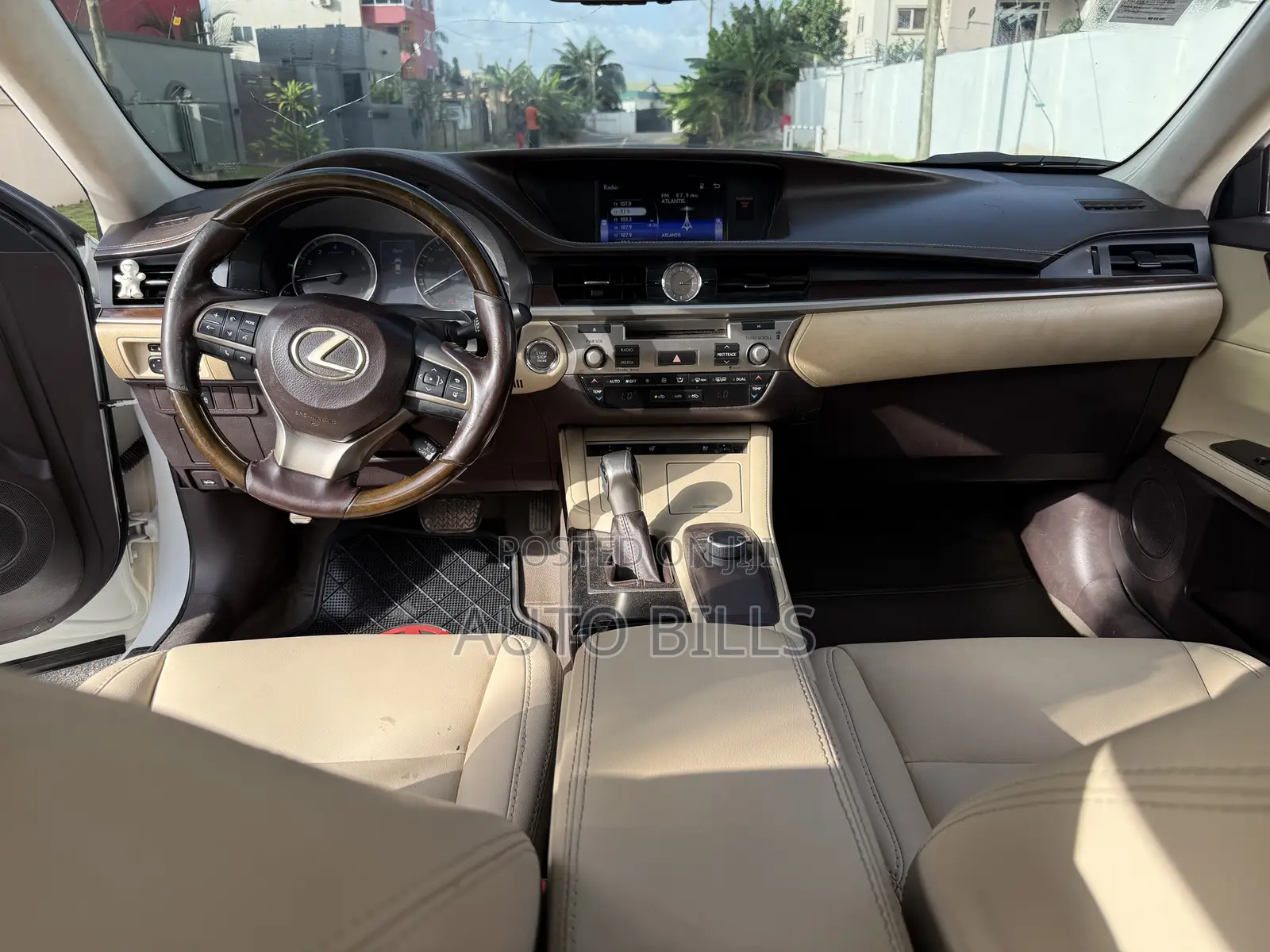 Lexus ES 350 FWD 2016 White