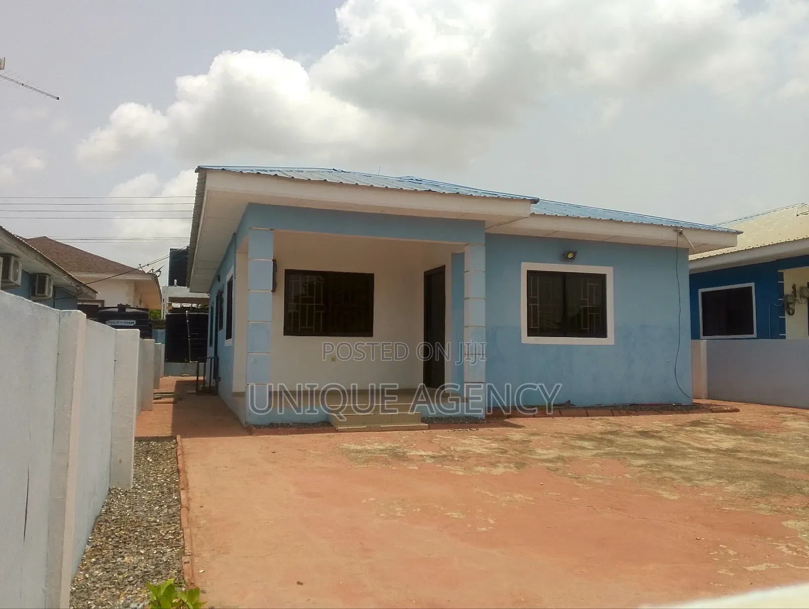 3bdrm Bungalow in Community 25 for sale