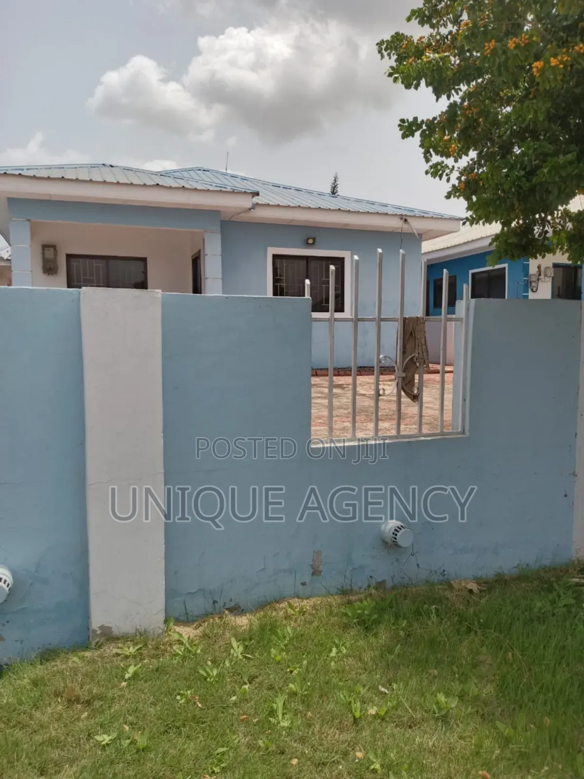 3bdrm Bungalow in Community 25 for sale