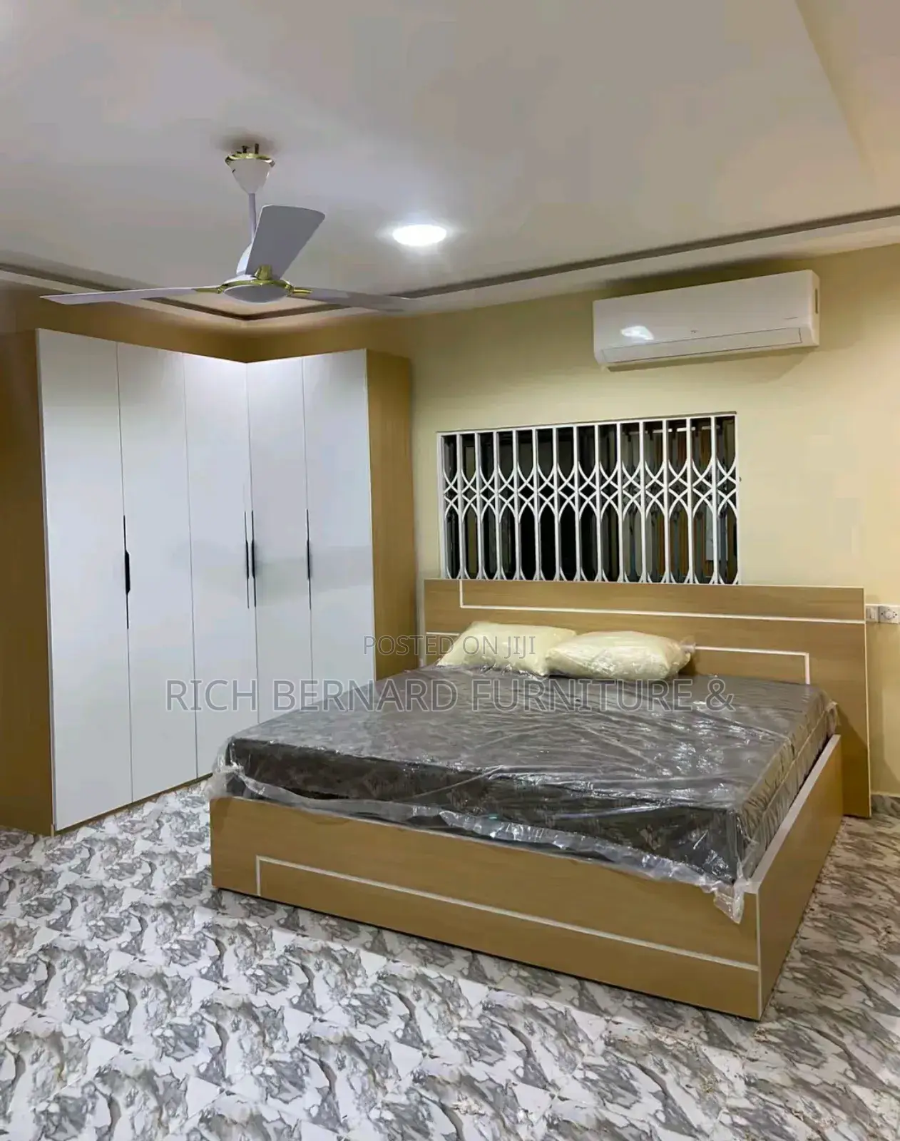 Modern Bedroom Set : Queen Size Bed + 4in1 Wardrobe + Led Dresser Set