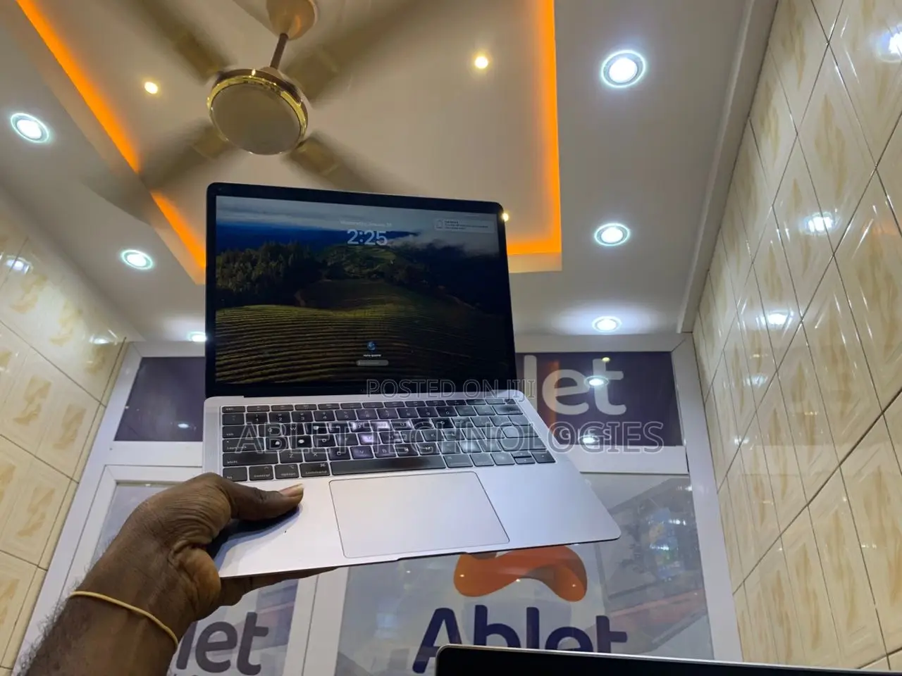 Laptop Apple MacBook Air 2018 8GB Intel Core i5 SSD 256GB