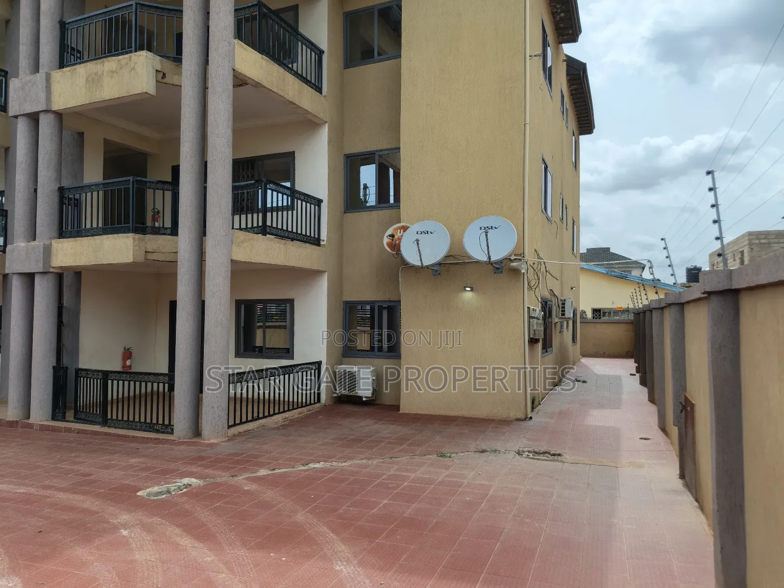 12bdrm Apartment in Tafo Okess, Kumasi Metropolitan for sale