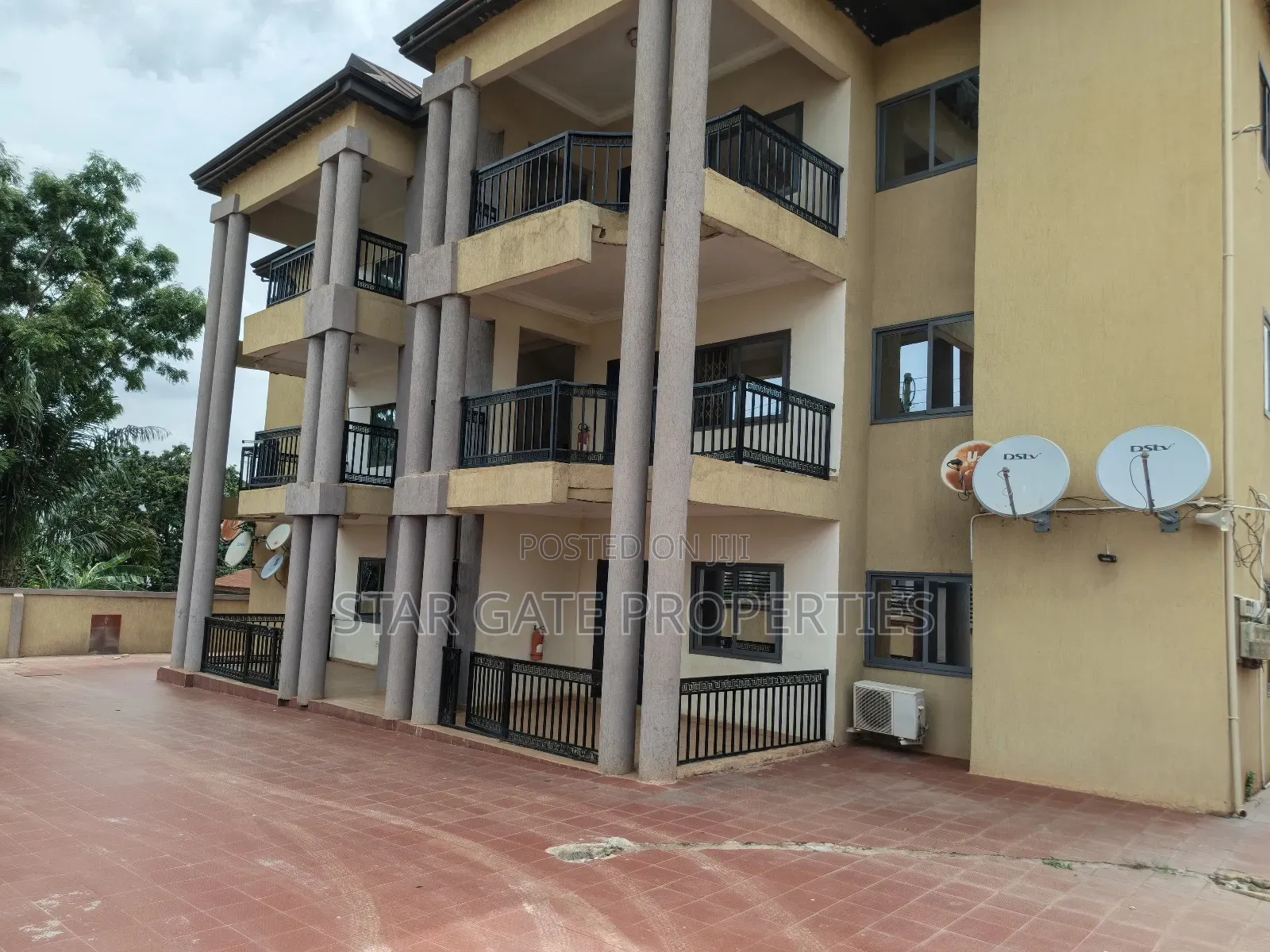 12bdrm Apartment in Tafo Okess, Kumasi Metropolitan for sale