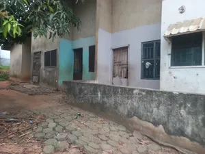 10bdrm House in Tanoso Pokukrom, Kumasi Metropolitan for sale