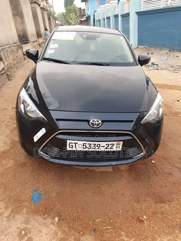 Toyota Yaris 2018 Blue