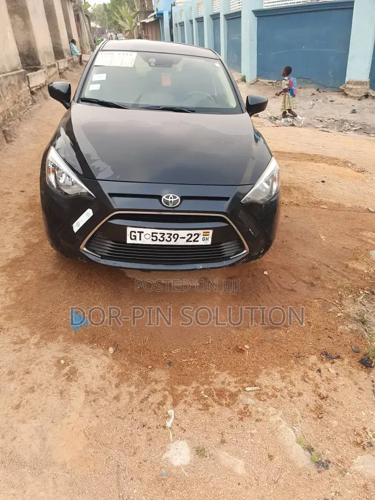 Toyota Yaris 2018 Blue