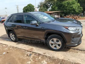 Toyota RAV4 2023 Gray