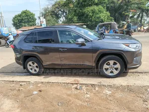 Toyota RAV4 2023 Gray