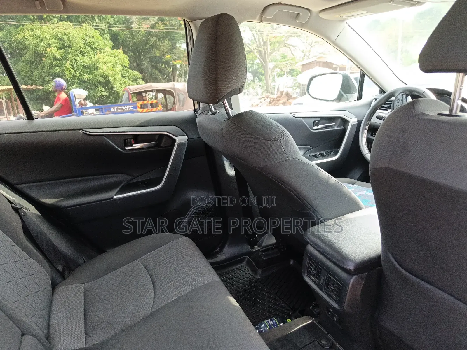 Toyota RAV4 2023 Gray