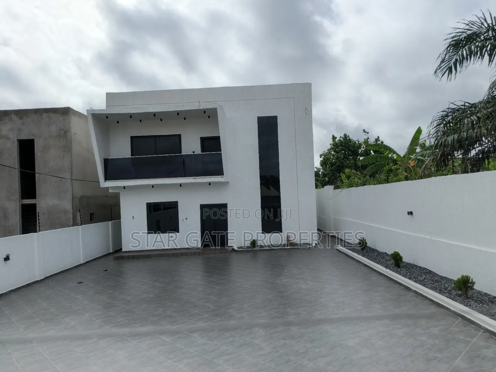 6bdrm House in Kentinkrono, Kumasi Metropolitan for sale