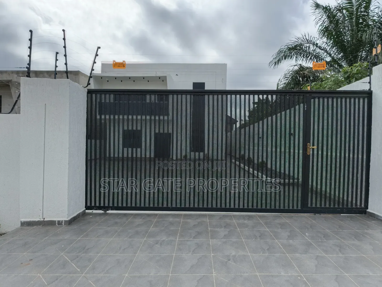 6bdrm House in Kentinkrono, Kumasi Metropolitan for sale