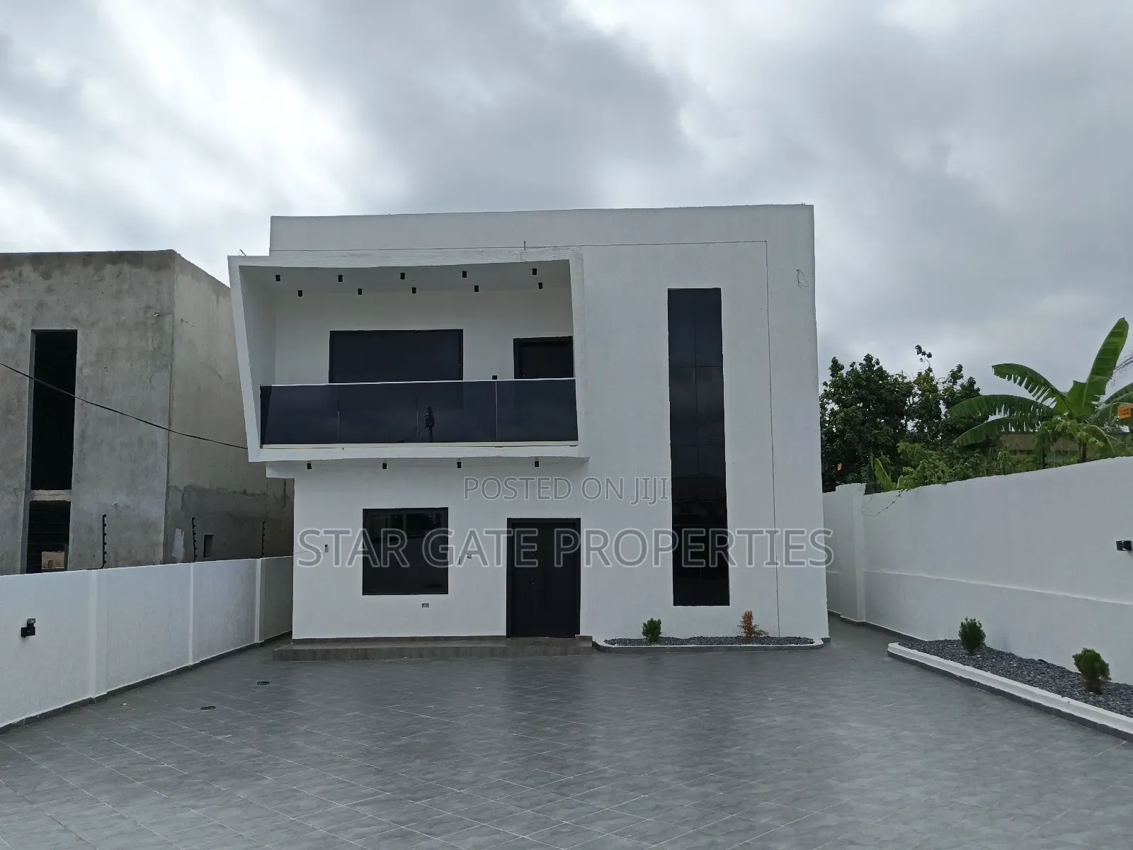 6bdrm House in Kentinkrono, Kumasi Metropolitan for sale