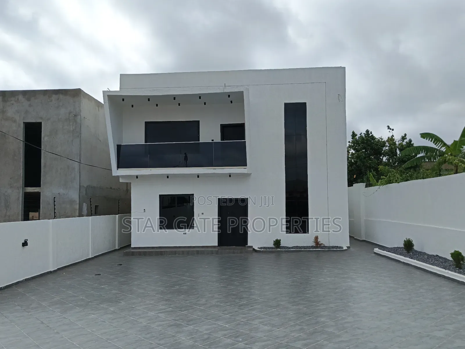 6bdrm House in Kentinkrono, Kumasi Metropolitan for sale