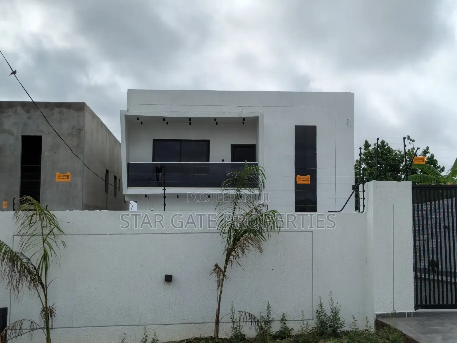 6bdrm House in Kentinkrono, Kumasi Metropolitan for sale