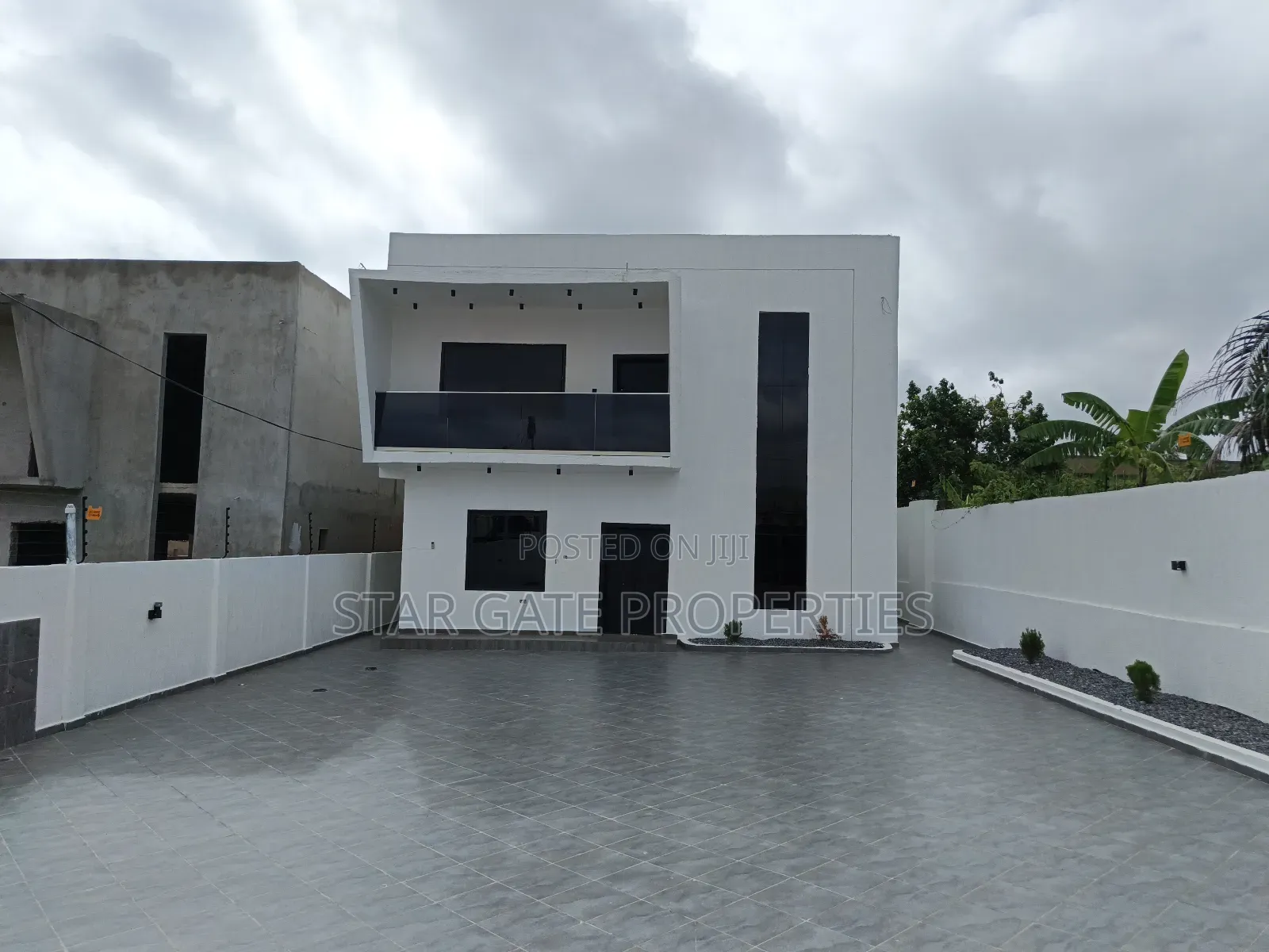 6bdrm House in Kentinkrono, Kumasi Metropolitan for sale