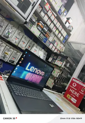 Laptop Lenovo 8GB Intel Core i3 HDD 500GB