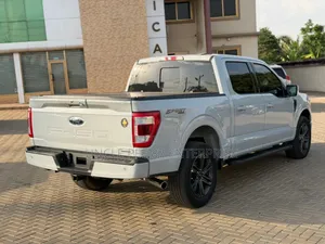 Ford F-150 XLT 2023 White