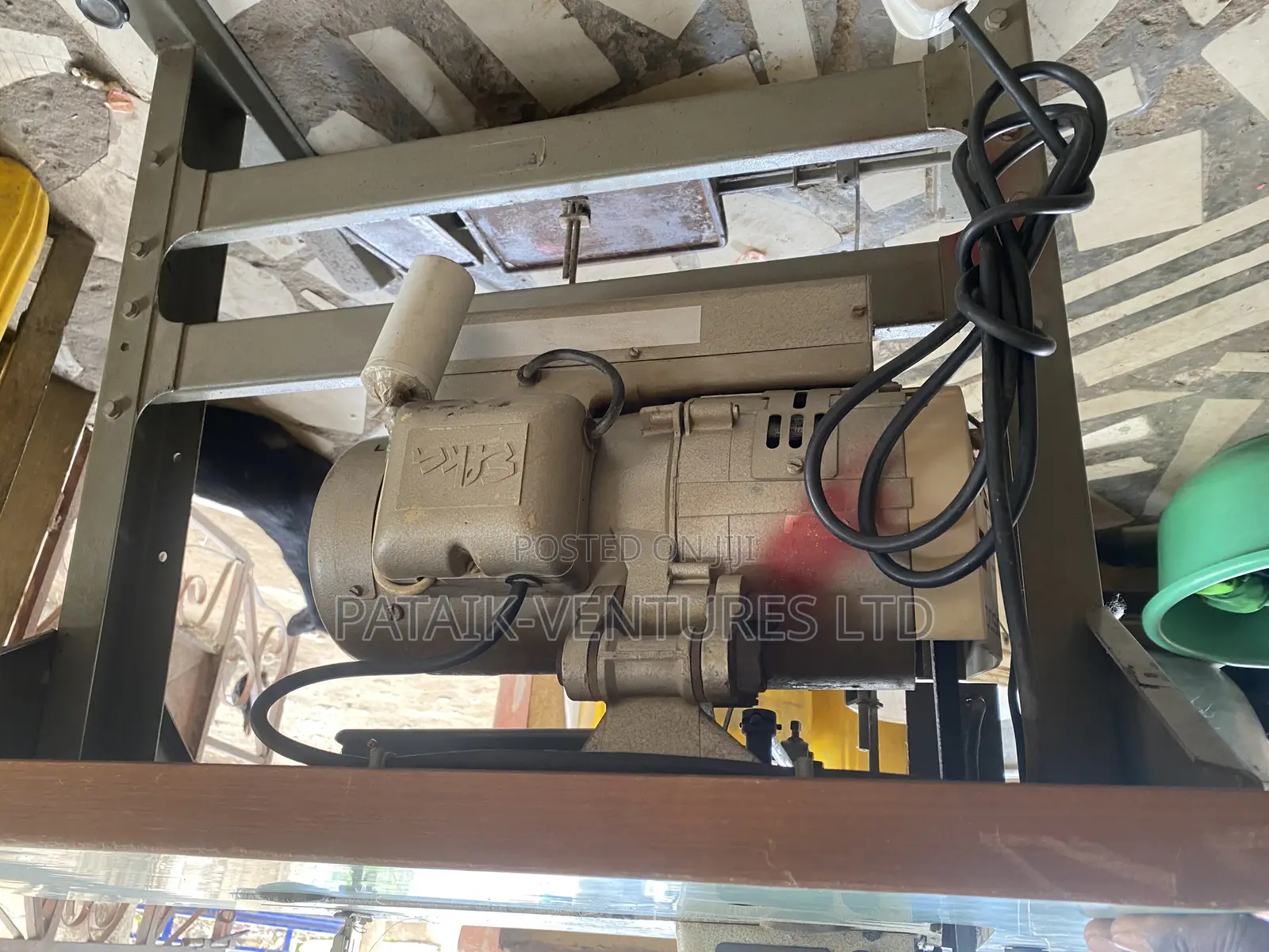 Industrial Sewing Machine