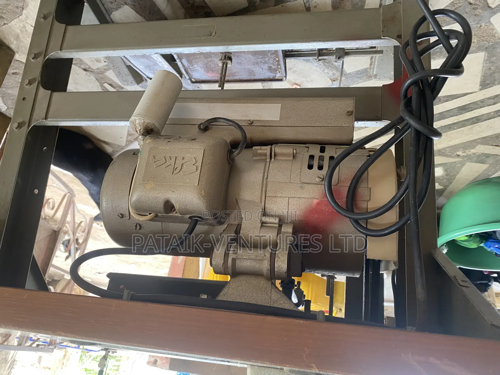 Industrial Sewing Machine