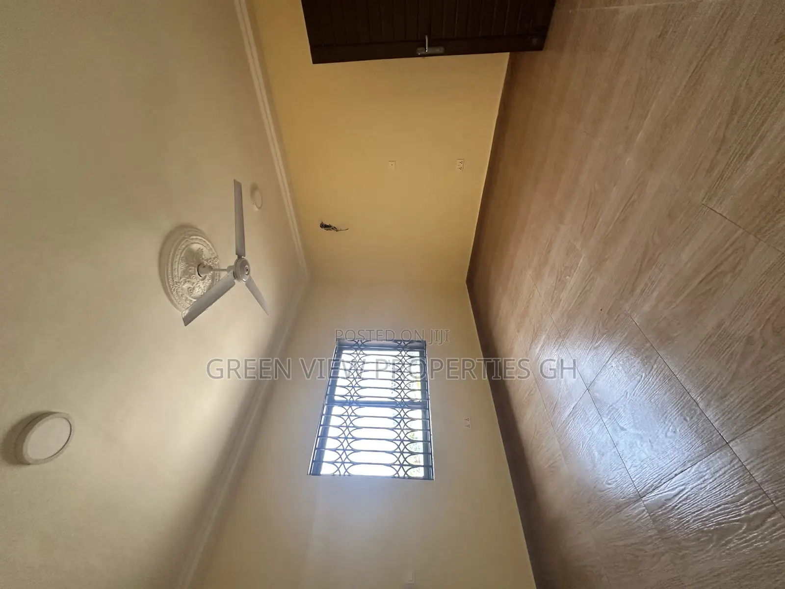 2bdrm Apartment in West Hills Mall Area for rent