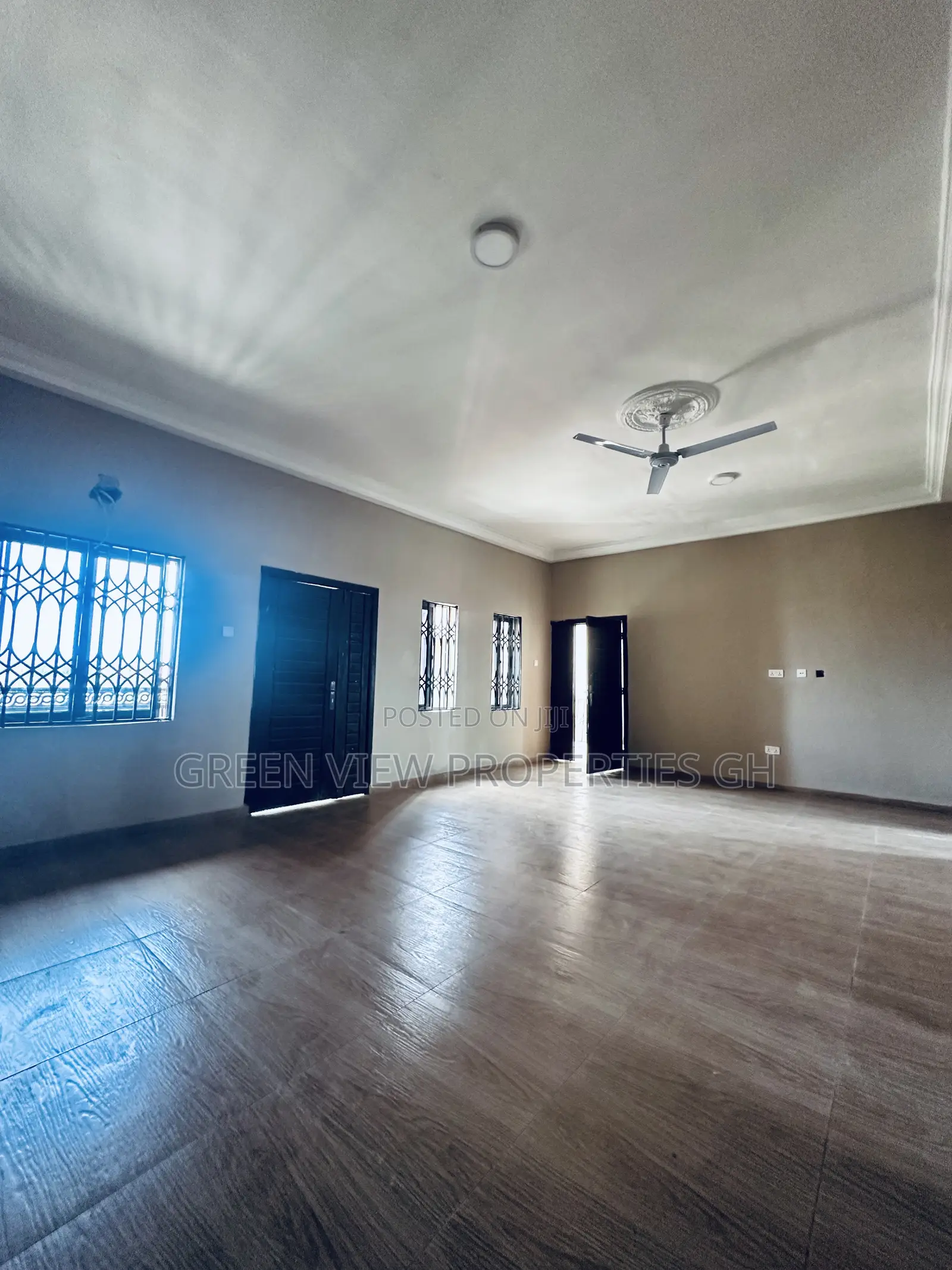 2bdrm Apartment in West Hills Mall Area for rent