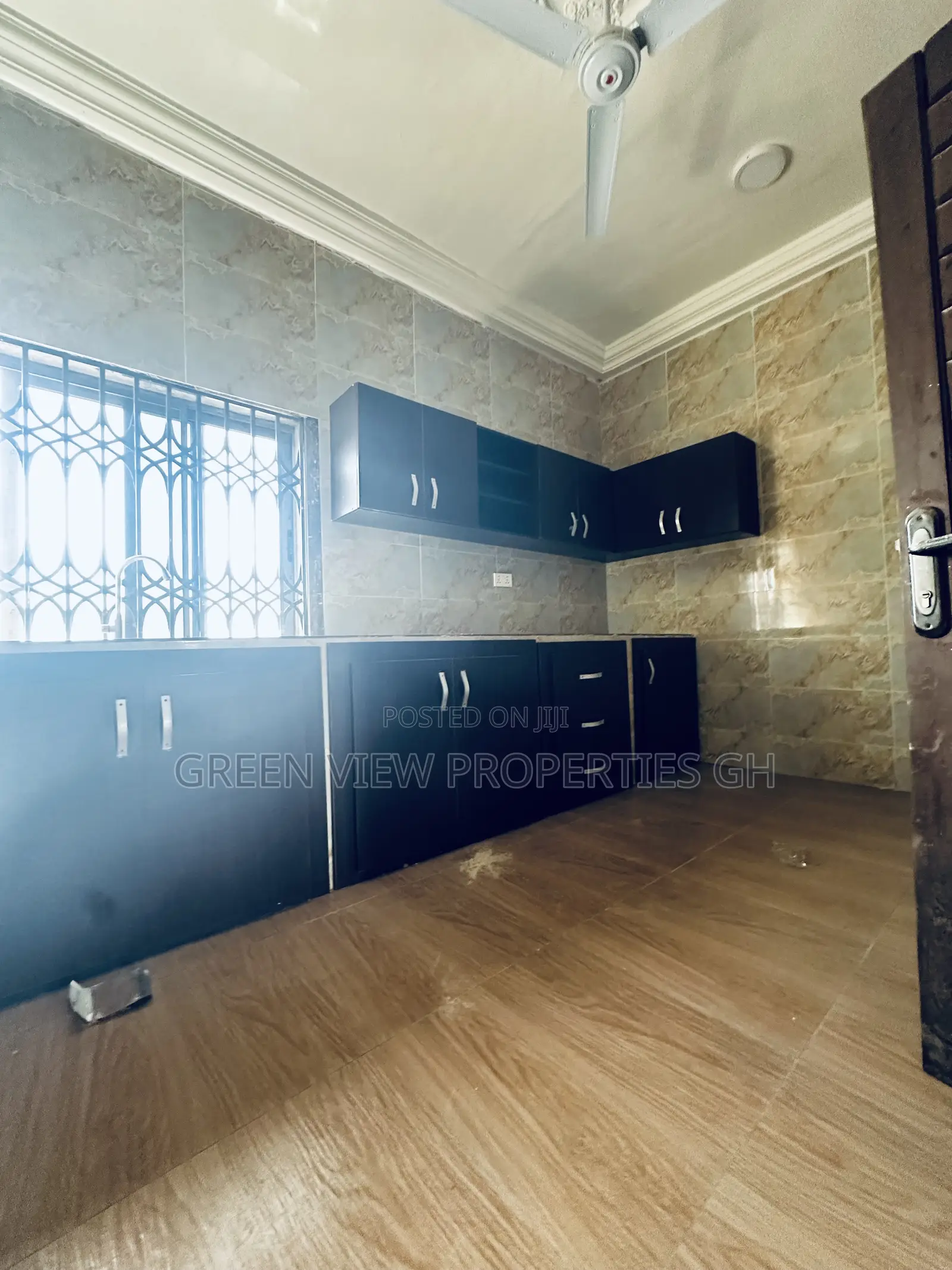2bdrm Apartment in West Hills Mall Area for rent