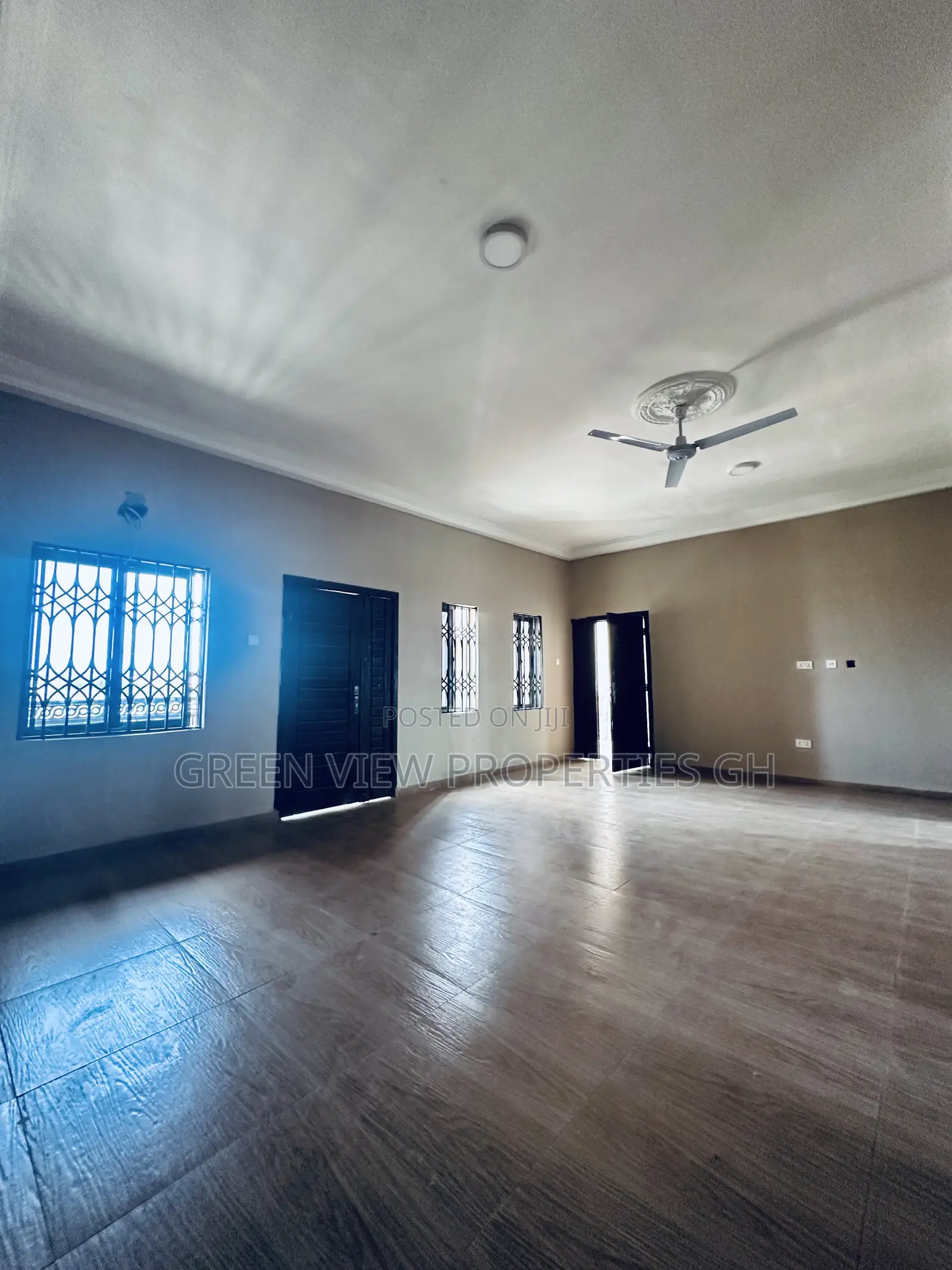 2bdrm Apartment in West Hills Mall Area for rent